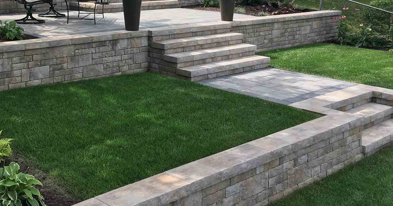 Stone Retaining Wall Installation Service in the Greater Toronto Area